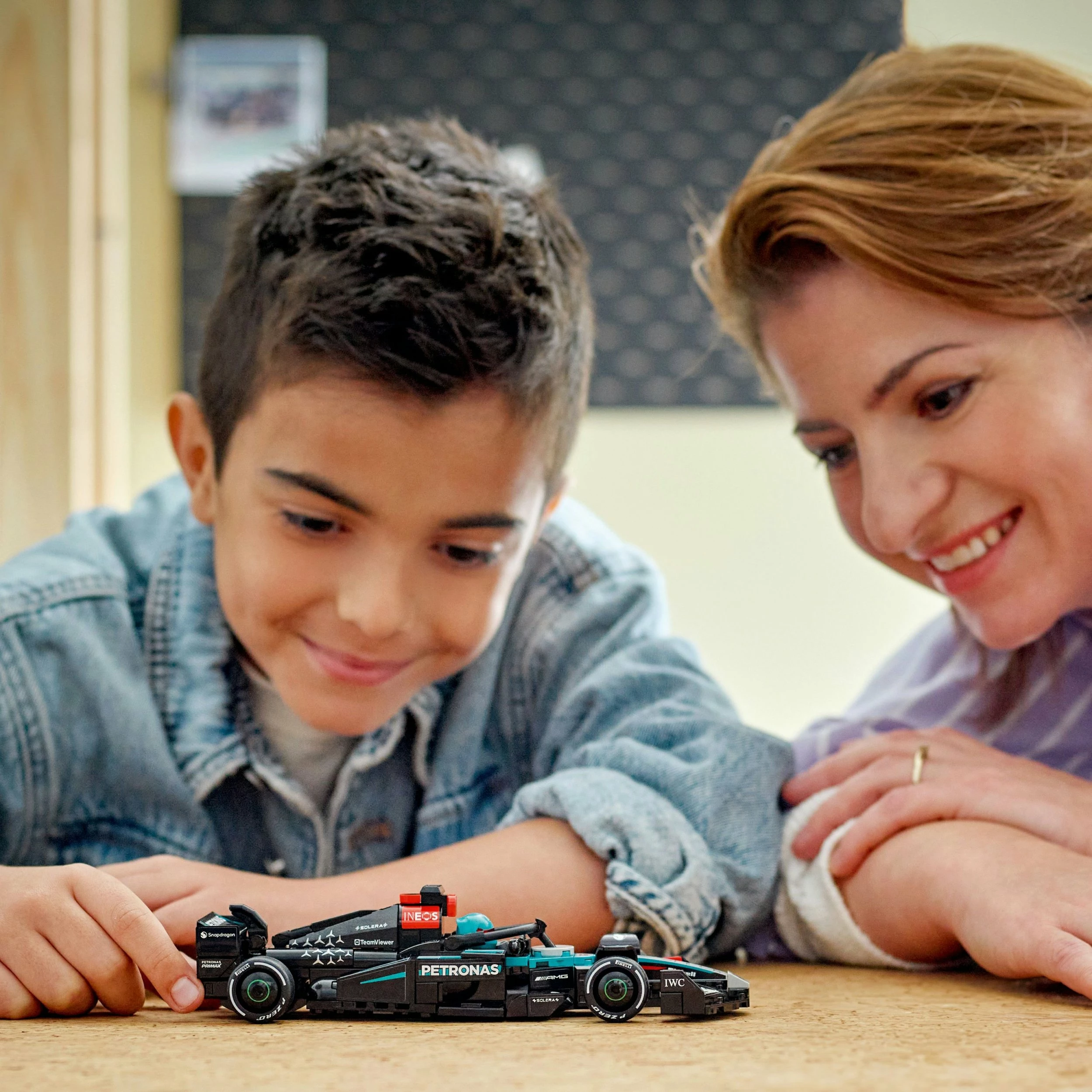 Set ndërtimi LEGO Speed Champions 77244 F1 Mercedes-AMG W15, 267 pjesë, 1 minifigurë shoferi