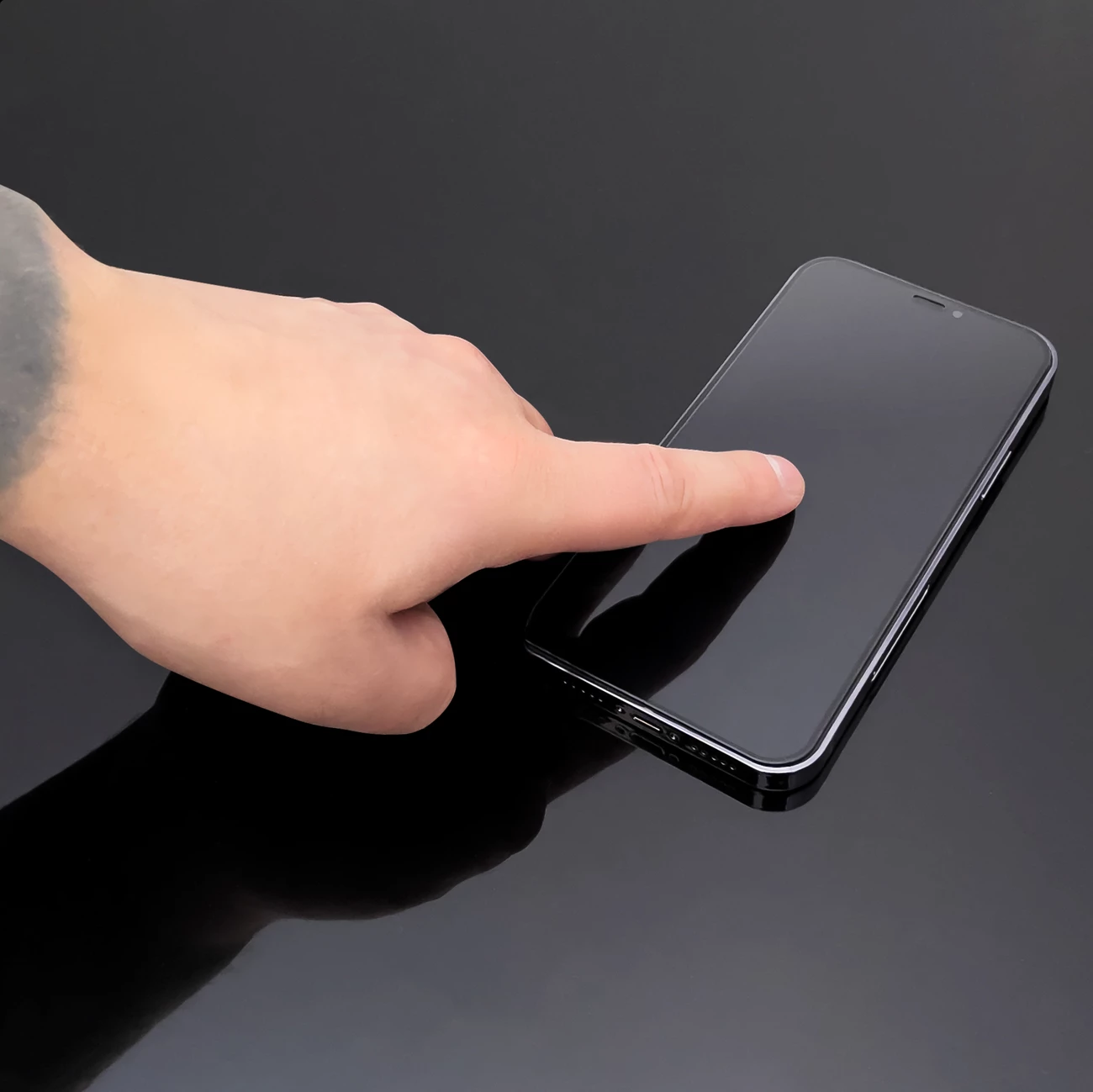 Xham i temperuar Wozinsky Full Glue për iPhone 15, 2 copë, me kornizë të zezë