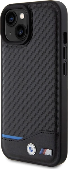 Mbështjellës BMW Leather Carbon për iPhone 15, i zi