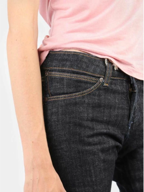 Xhinse femra Wrangler, të errëta