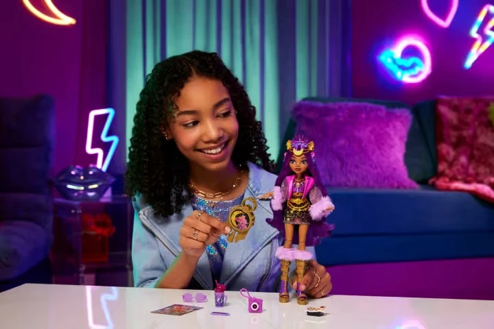 Kukull Monster High Mattel Clawdeen Wolf HXH80 me aksesorë, vjollcë
