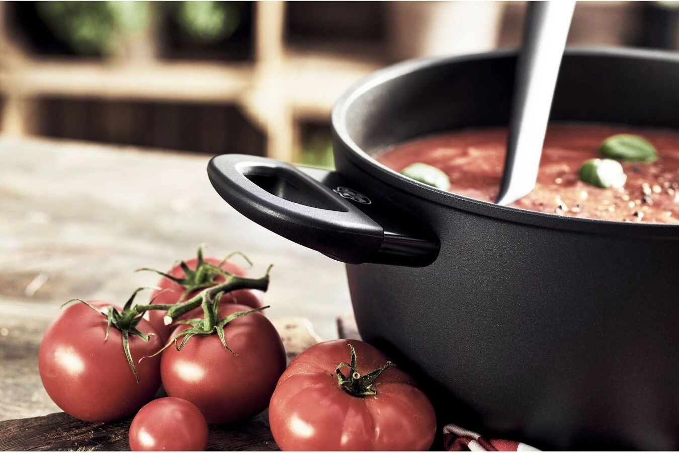 Kasserolle Ballarini AVOLA 20 cm, alumini, kapak xhami, e zezë