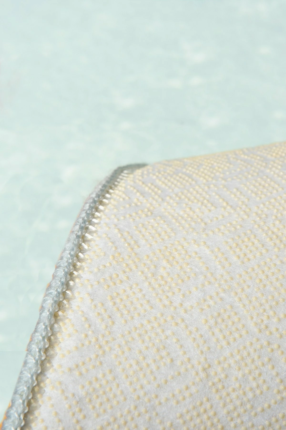 Qilim për fëmijë, dizajn makina, 100x160cm, Conceptum Hypnose