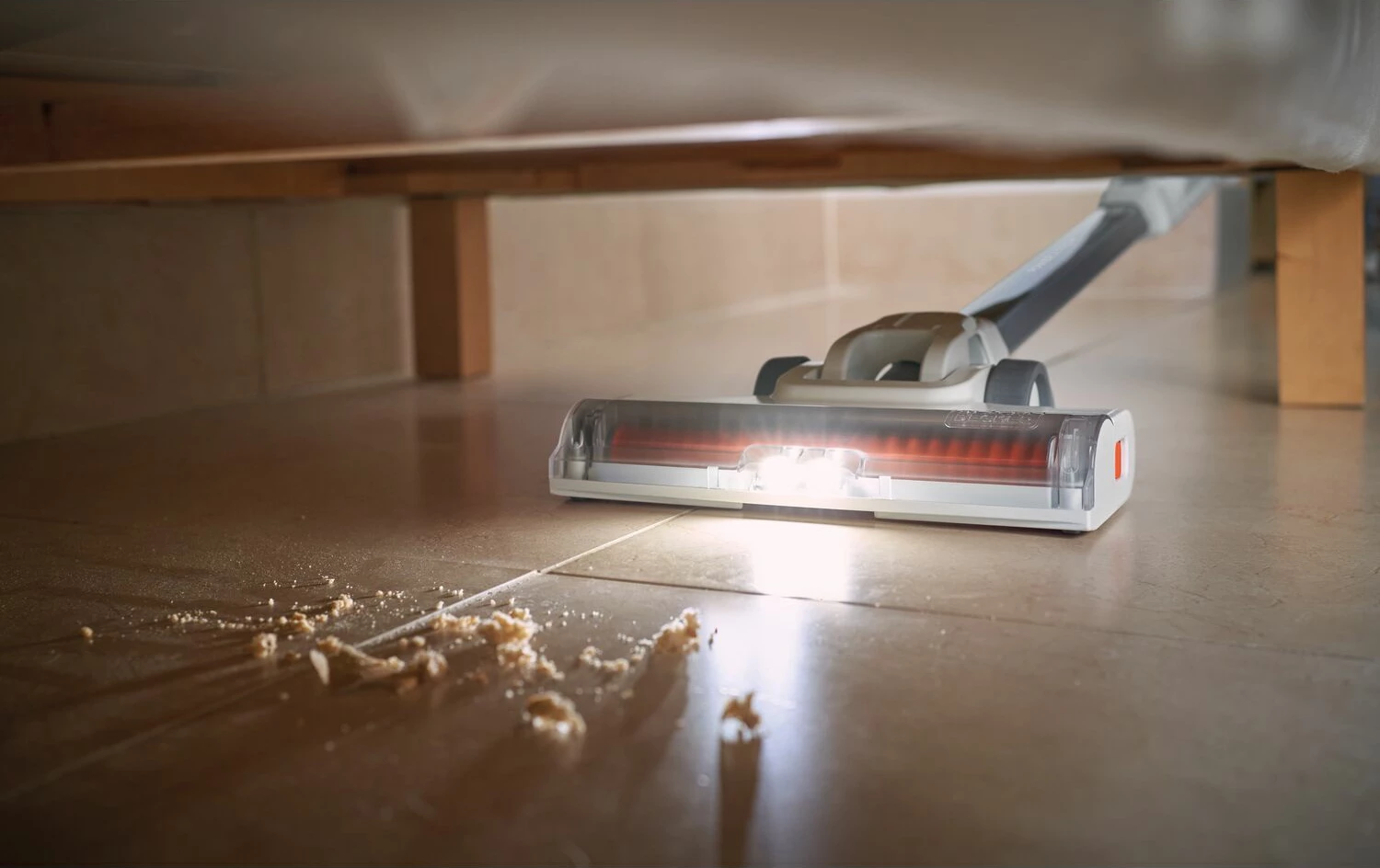 Fshesë me korrent 2-në-1 Black&Decker BHFEA515J 18V, bateri e integrume 1.5Ah, enë 500 ml, set me grykë të ngushtë dhe karikues
