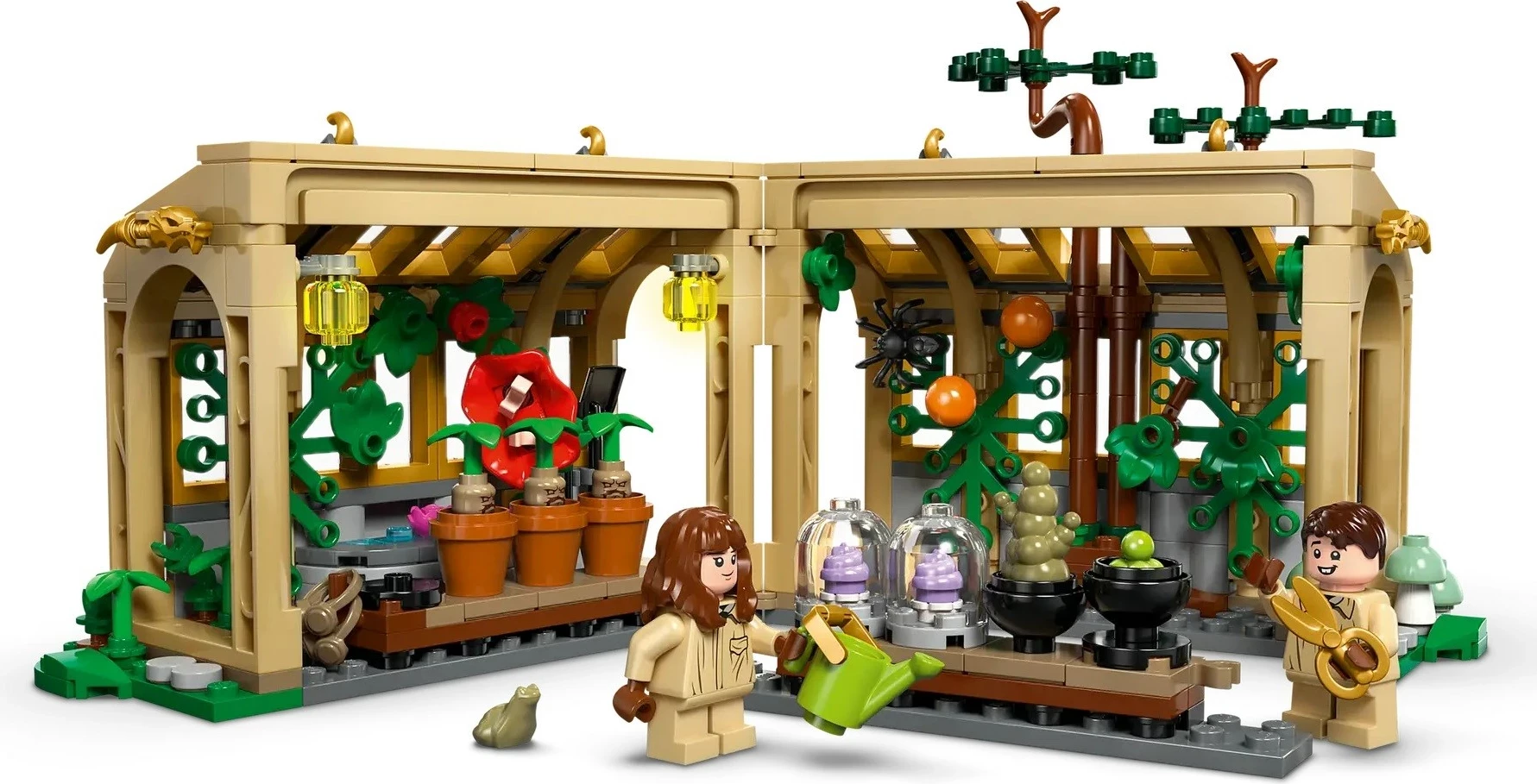 Set LEGO Harry Potter 76445 Hogwarts Castle Herbology Class, 3 minifigura