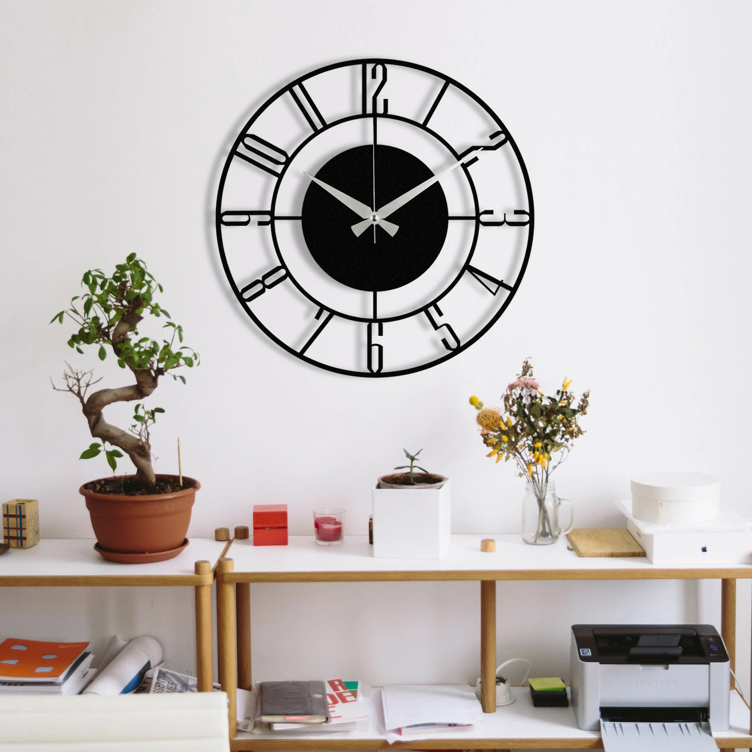 Orë muri dekorative prej metali, Wallity Enzoclock - S011, e zezë, 48x48cm