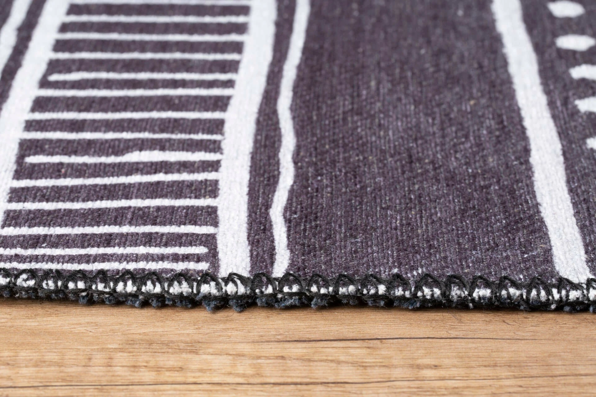 Qilim Conceptum Hypnose, Ada Gönül Chenille, 230x330cm, ngjyrë e zezë