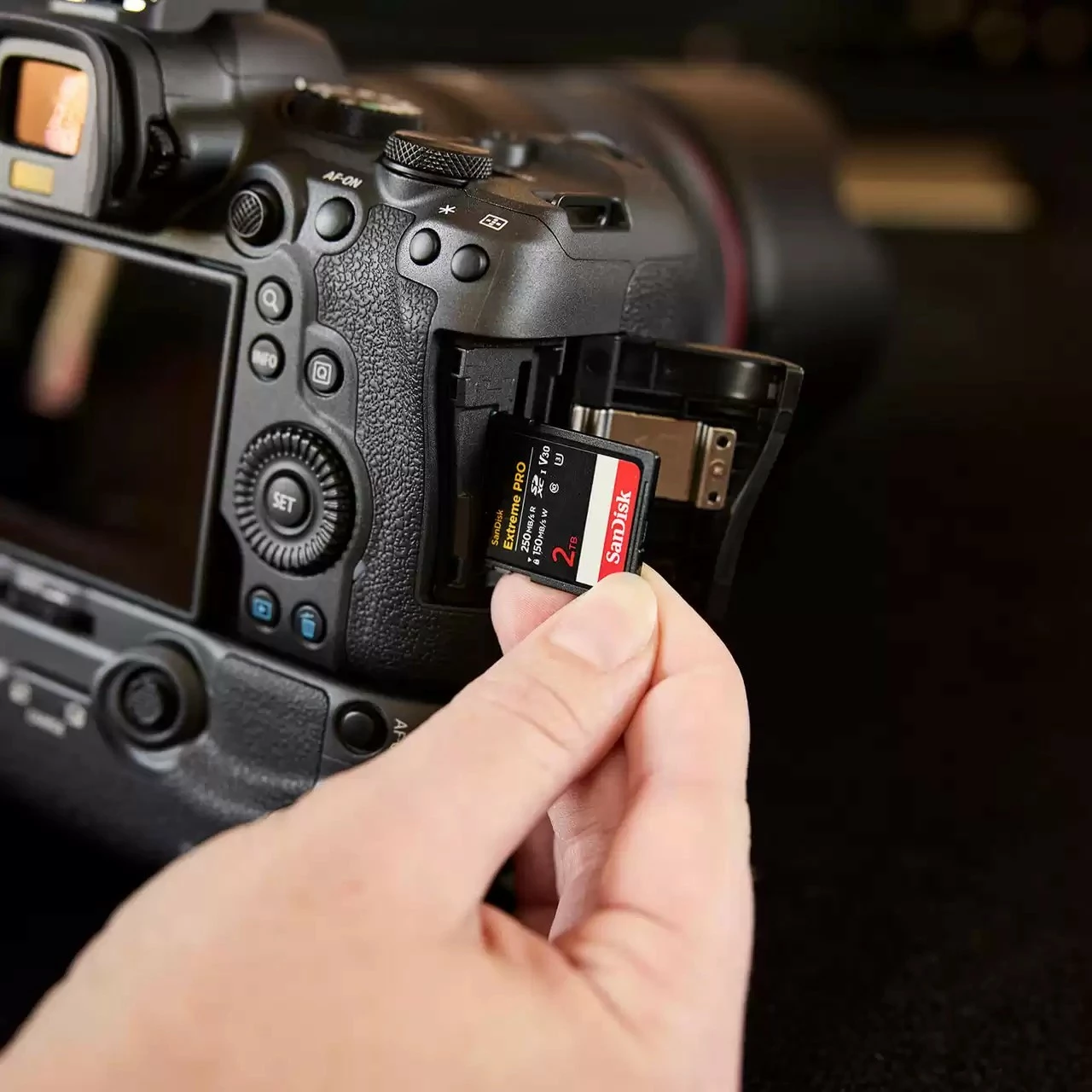 Kartelë microSDXC Sandisk Extreme PRO, 2 TB, Class 10, UHS-I, e zezë dhe e kuqe