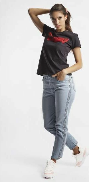 Maicë grafike për femra Levi's The Perfect Large Batwing Tee 173690201, XS, e zezë