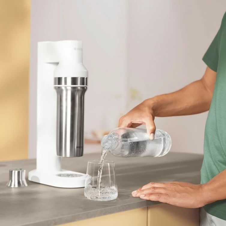 Saturator uji Brita sodaTRIO, çelik/bardhë, me cilindër CO2 dhe dy shishe