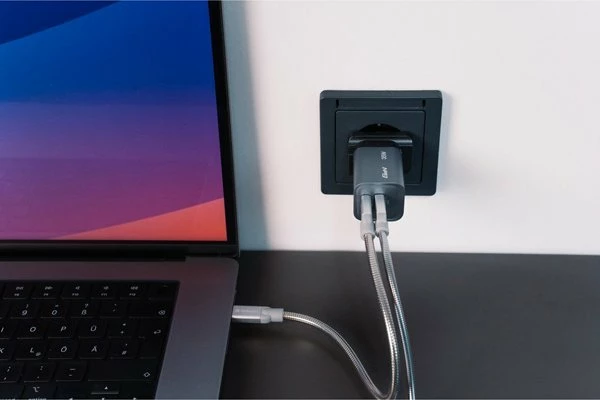 Karikues muri Verbatim GaN 35W 32200, USB-C PD 3.0 + USB-A QC 3.0, set me priza EU/UK, argjendtë