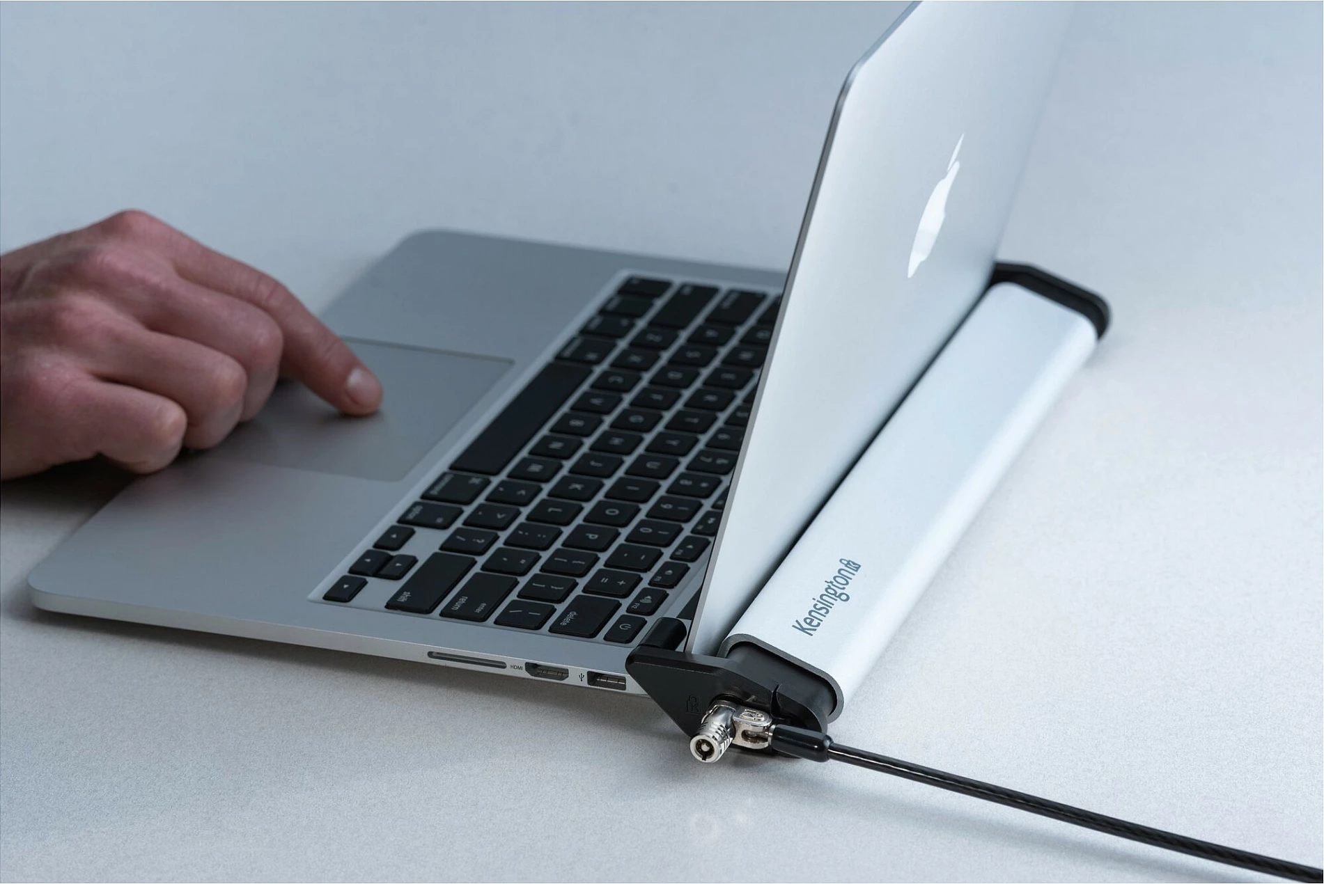 Stacion sigurie për laptop Kensington Laptop Locking Station 2.0, alumini, silver