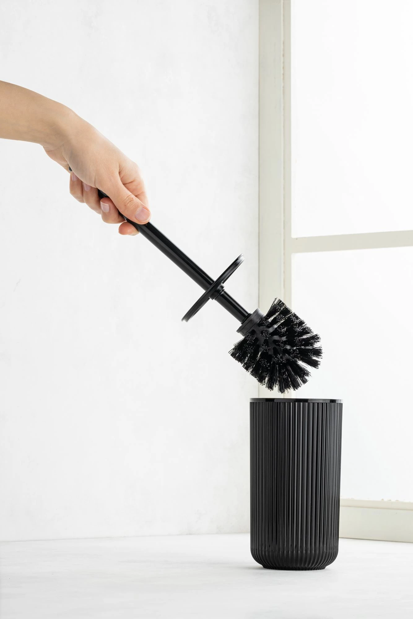 Fshesë për WC, ngjyrë e zezë, Mijölnir, GFTVFRC-1