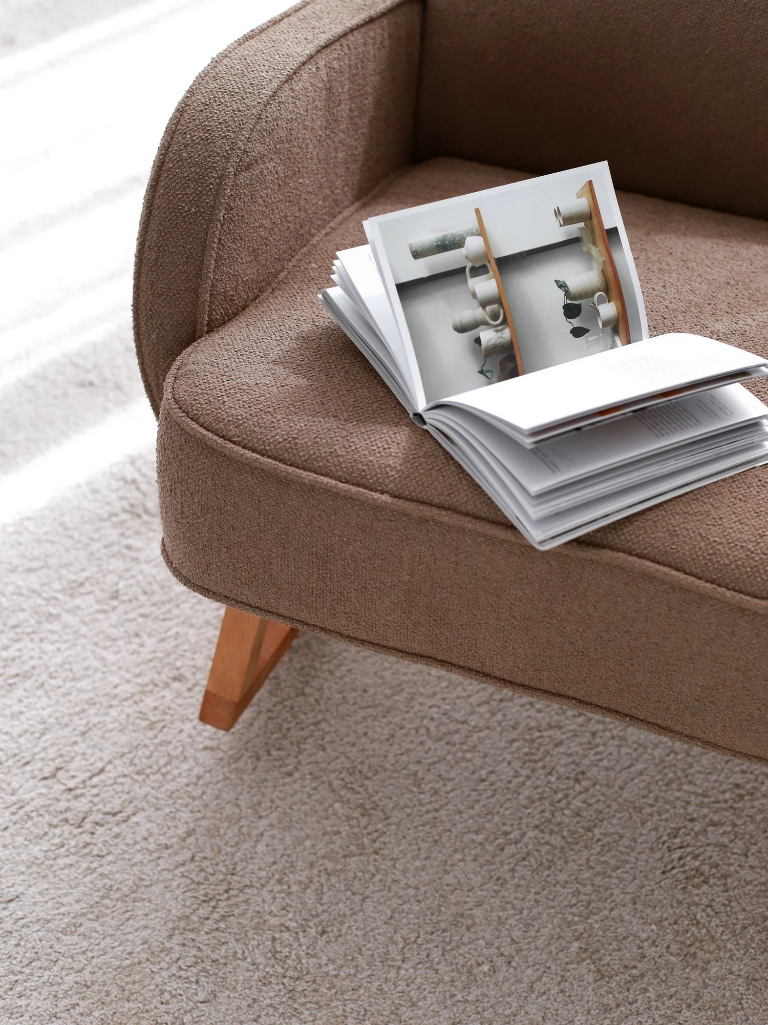 Karrige krahu Yoko, kadife korduroj, kafe