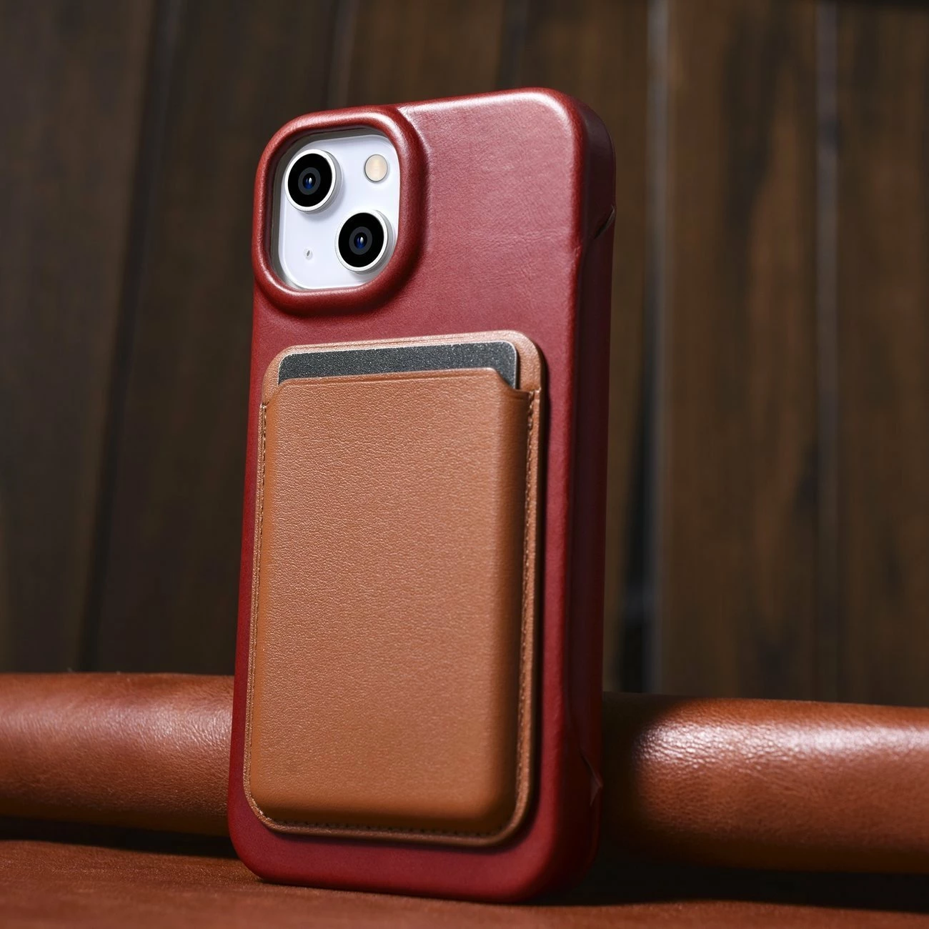 Mbështjellës iCarer CE Oil Wax Premium Leather Folio AKI14220707-RD për iPhone 14 Plus, lëkurë natyrale, me flapa magnetike, MagSafe, kuqe