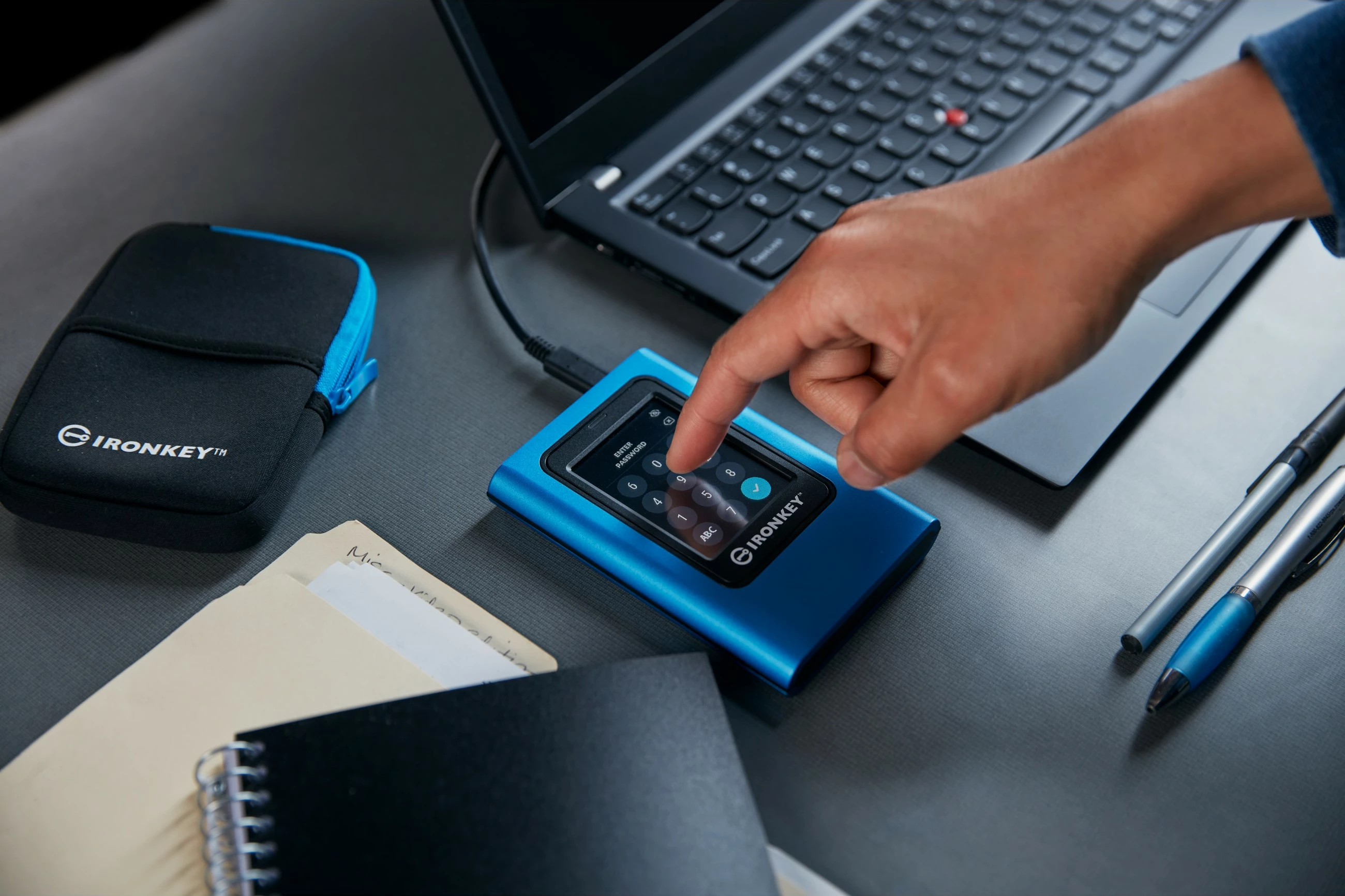 SSD i jashtëm Kingston IronKey Vault Privacy 80, 1.92 TB, USB Type-C, Blu