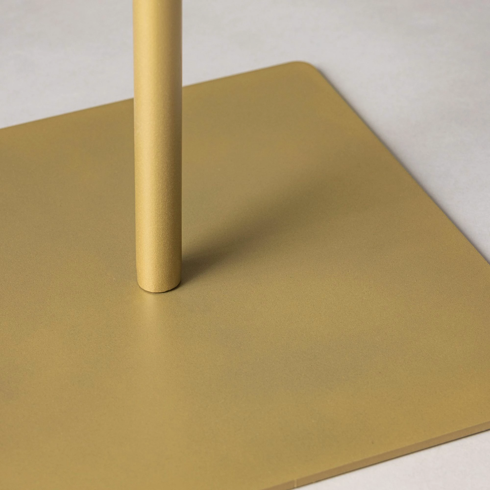 Set tavolinash kafeje Skye Decor, elegante, 2 copë, ngjyrë ari, transparente