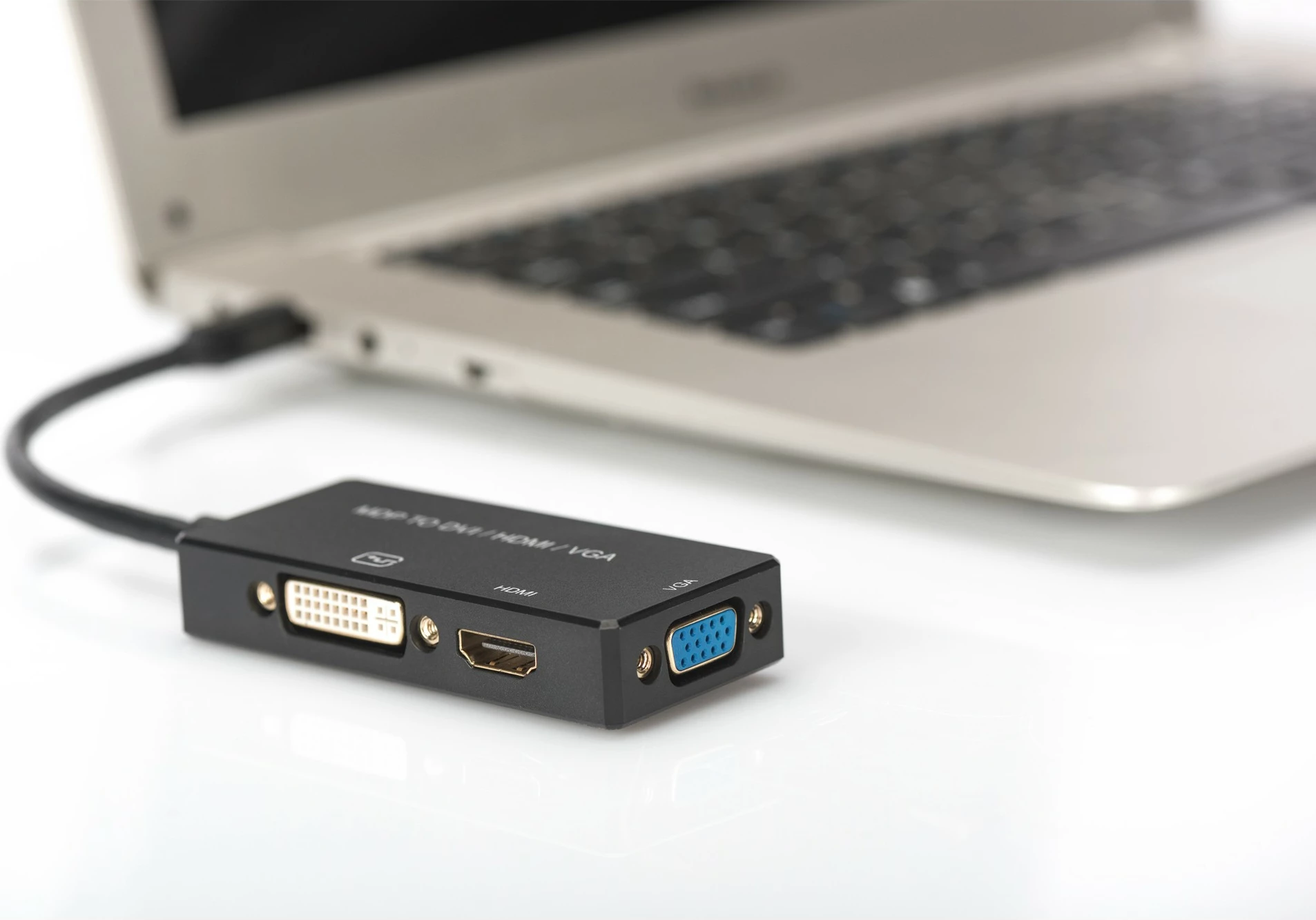 Kabllo konvertues Digitus mDP në DVI/HDMI/VGA, 0.2m, i zi