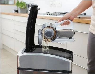 Fshesë dore BLACK+DECKER PV1820L pa qese, krom