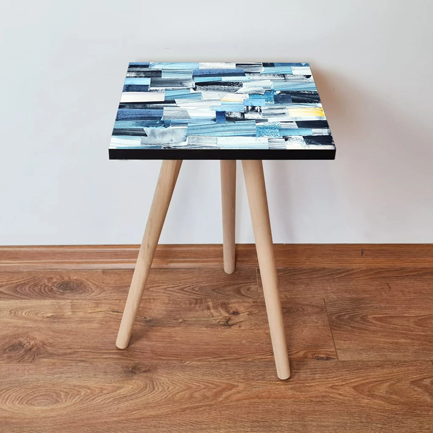 Tavolinë anësore Skye Decor, Shp82, e bardhë/blu