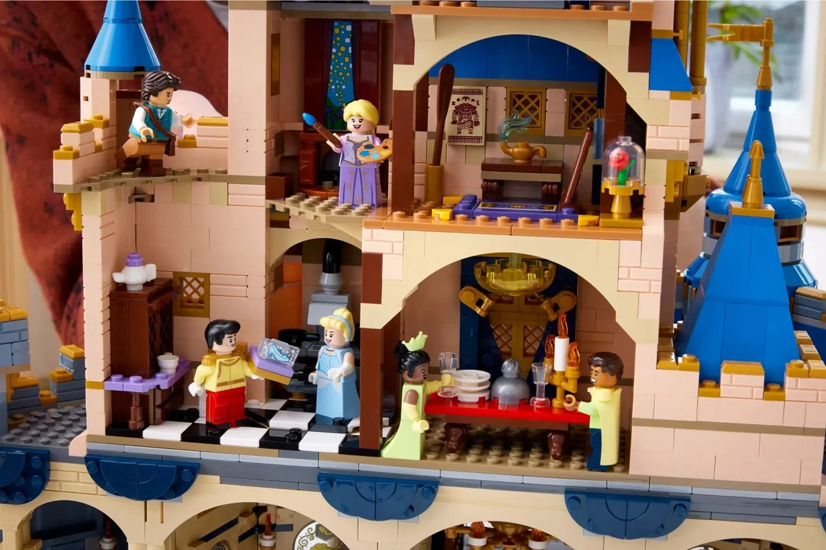 Set LEGO Disney Castle 43222, 4857 pjesë, me 8 minifigura