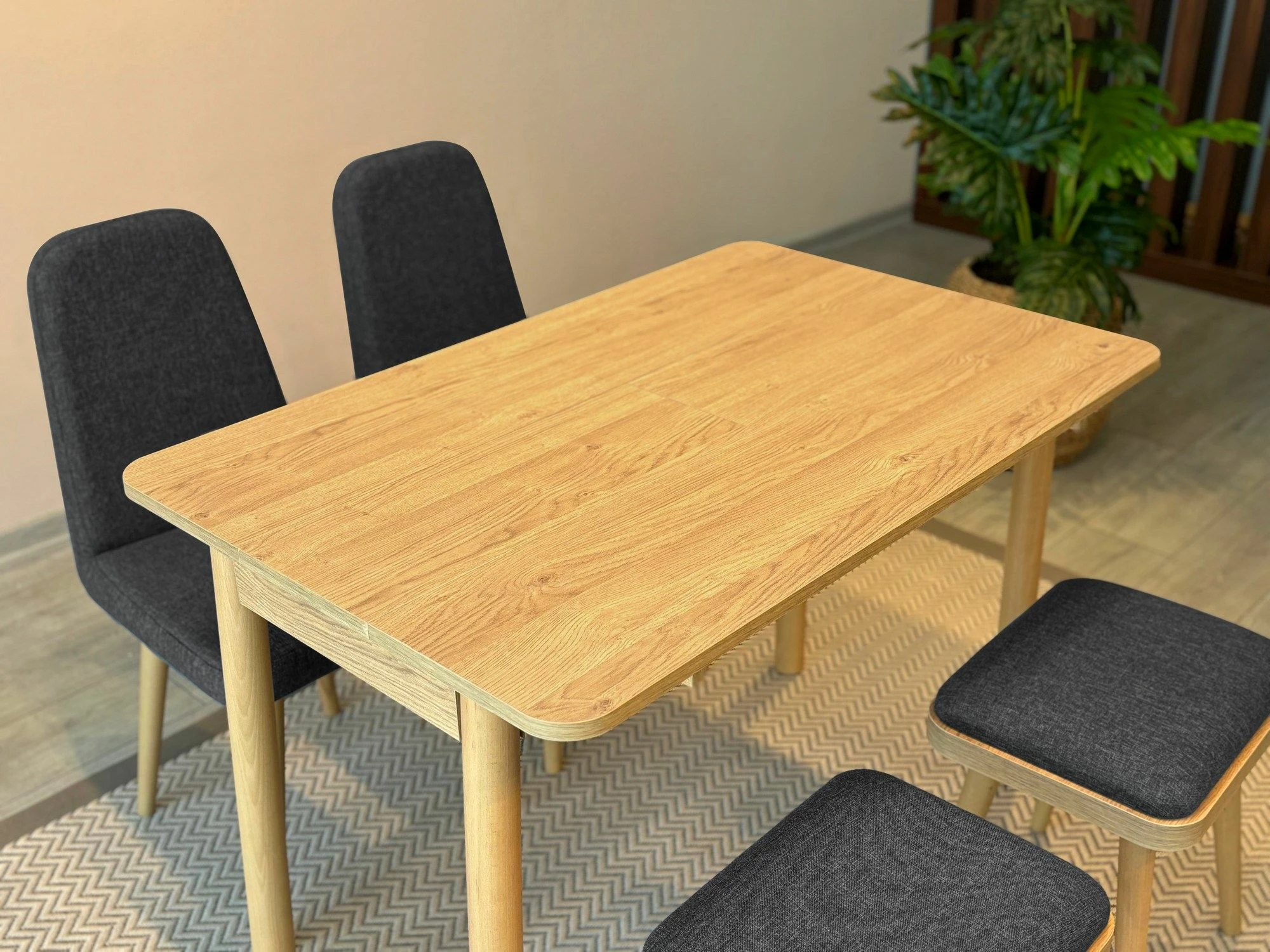 Tavolinë me karrige, set 5 pjesësh, ngjyrë lis dhe antracit, Skye Decor, Vina Mini 02 1053