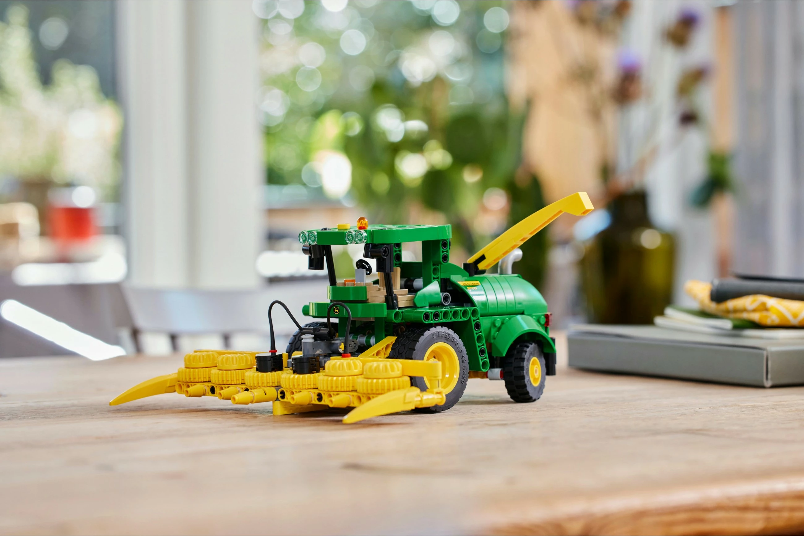 Set ndërtimi LEGO Technic John Deere 9700 Forage Harvester 559 pjesë multikolor