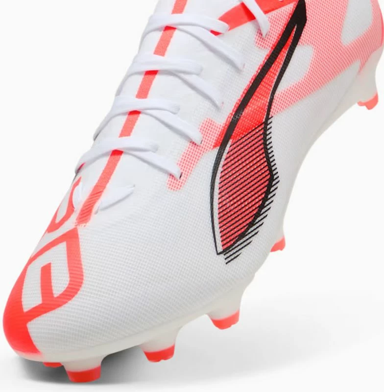 Atlete futbolli Puma për meshkuj, të bardha