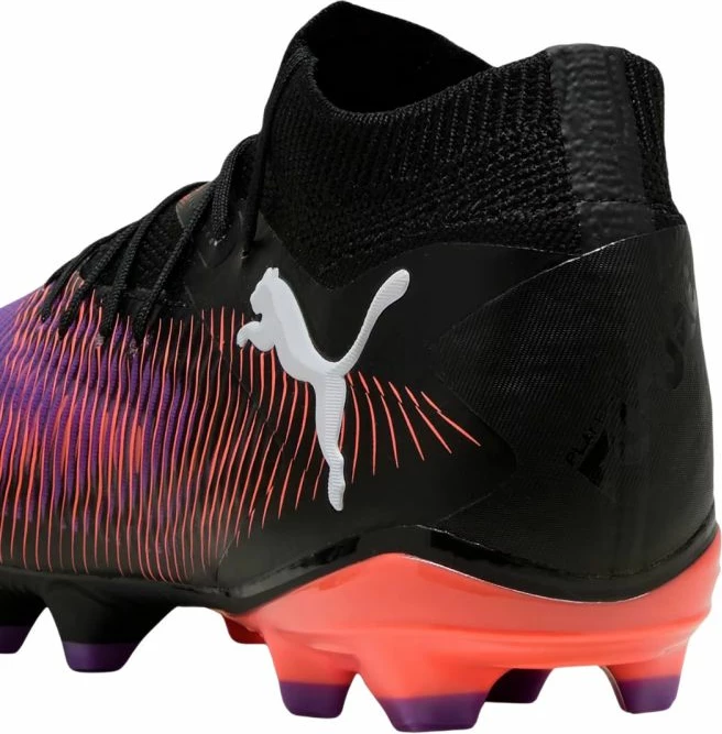 Atlete futbolli për meshkuj Puma, të zeza dhe të kuqe