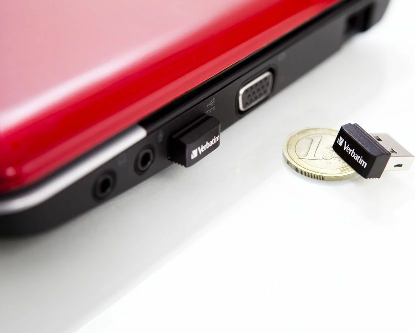 Pendrive Verbatim Store 'n' Stay NANO 16GB USB 2.0, e zezë