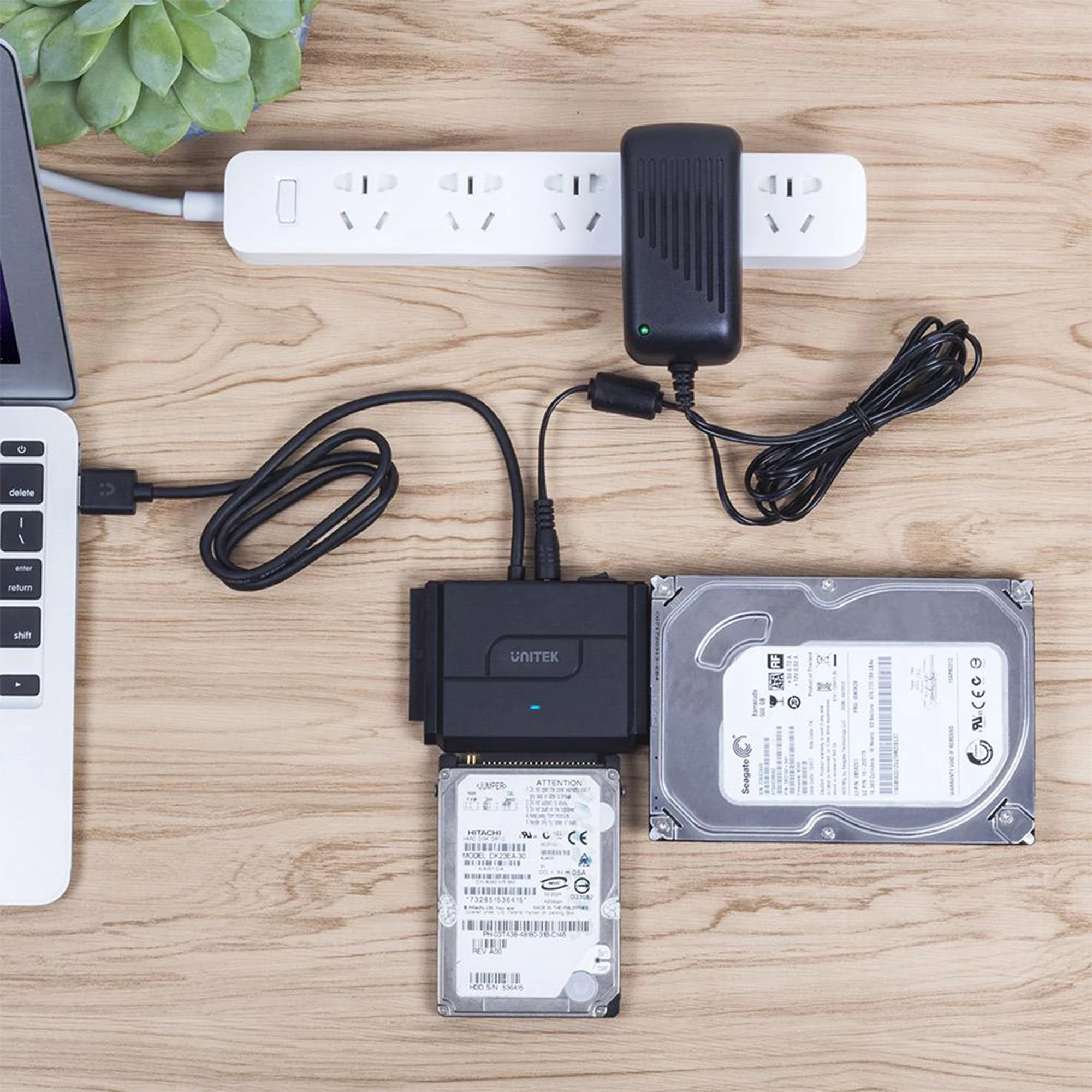 Adapter USB Unitek Y-3324 për IDE/SATA, USB 3.1 Gen 1 5Gbps, i zi, set me kabllo dhe adapter rryme 12V/2A