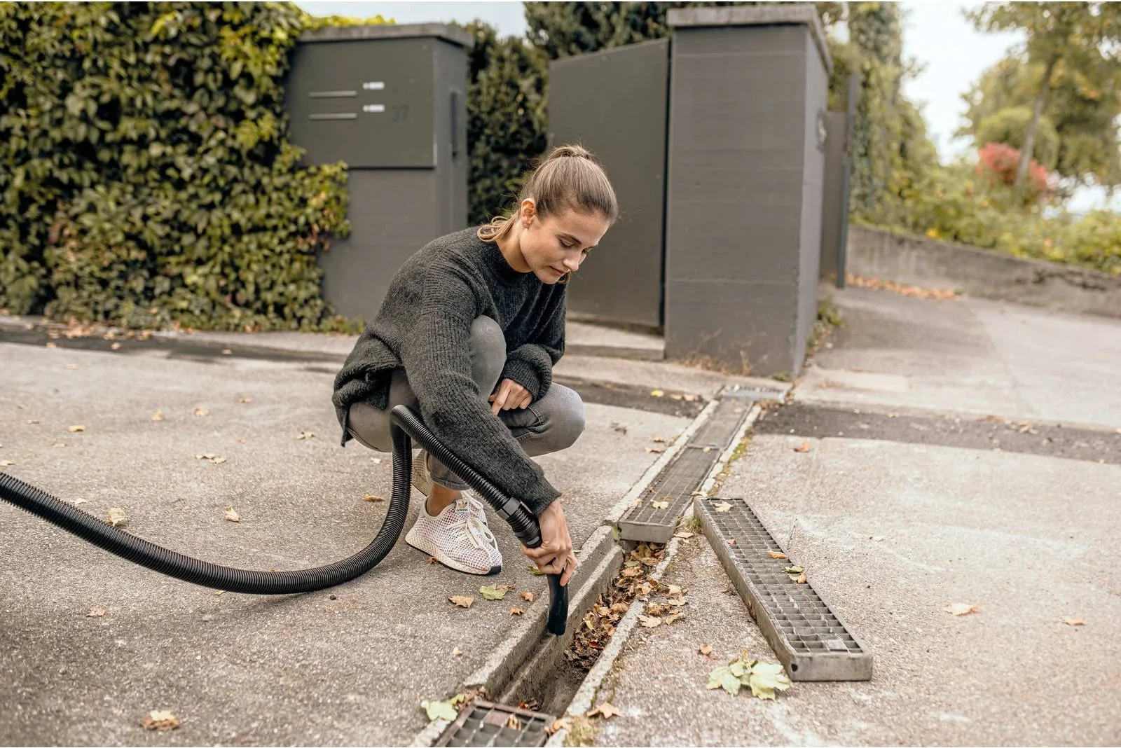 Fshesë me ujë dhe pluhur, Karcher WD 4 S V-20/5/22, 1000 W, depozitë 20 L inox, zorrë 2.2 m, kabllo 5 m, e verdhë/çelik