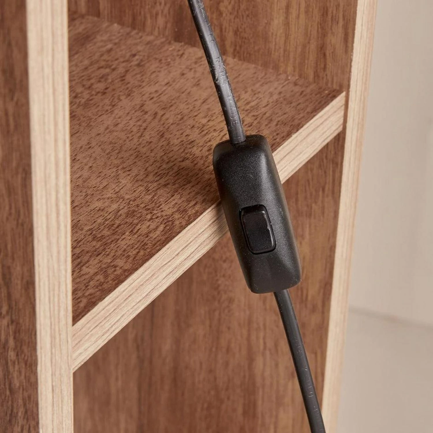 Llambë dyshemeje prej druri, Opviq, AYD-3468, e bardhë