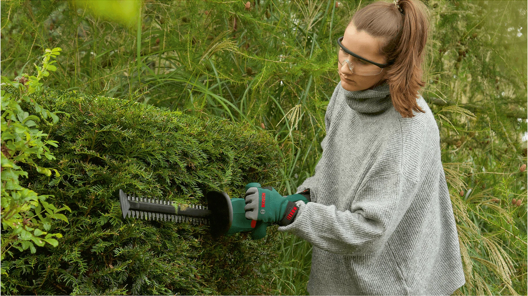Gërshërë krasitëse Bosch Easy HedgeCut 18-52-13, 18V, 2Ah, 52cm, e gjelbër