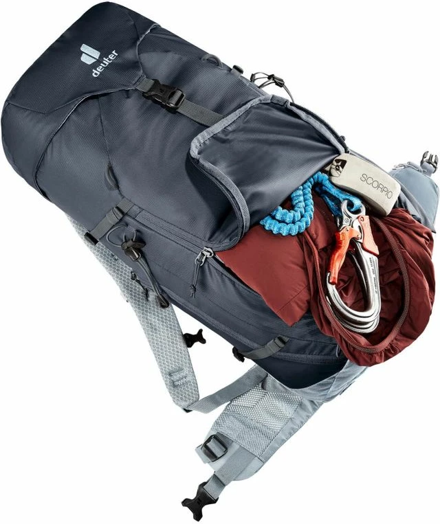 Shpinë për hiking Deuter, e zezë