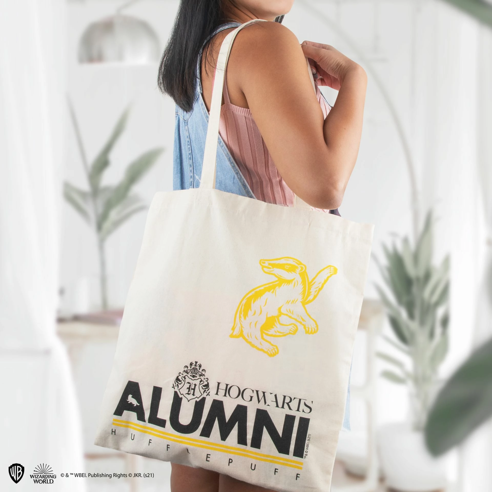 Çantë tote Cinereplicas Harry Potter Alumni Hufflepuff 41×38 cm, krem