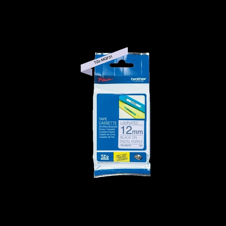 Shirit etikete i laminuar Brother TZe-MQF31 12mm x 4m, i zi në sfond vjollcë pastel