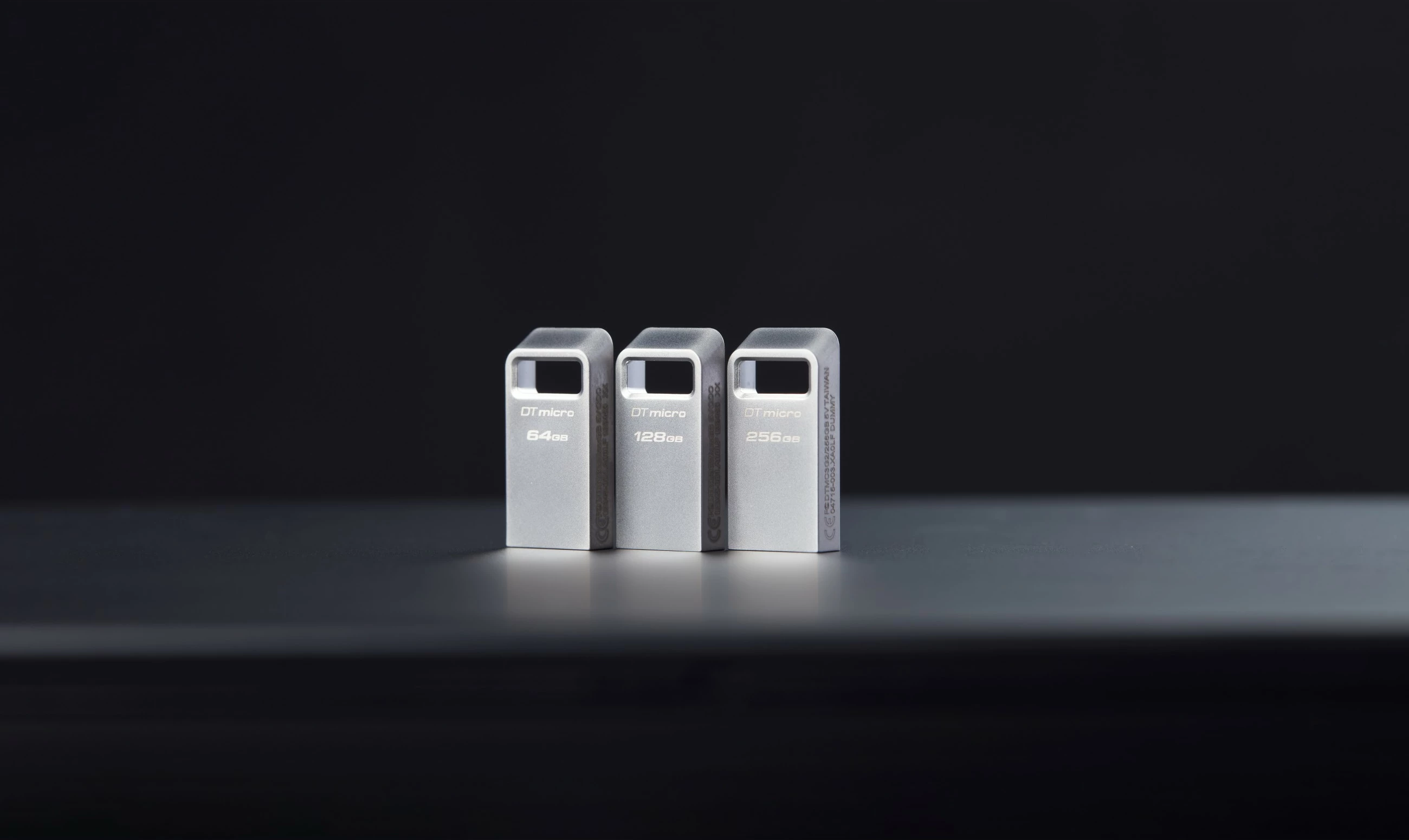 USB Kingston DataTraveler 64GB Micro 200MB/s Metal USB 3.2 Gen 1, Argjendtë