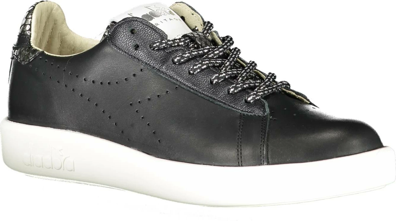 Atlete DIADORA femra, të zeza