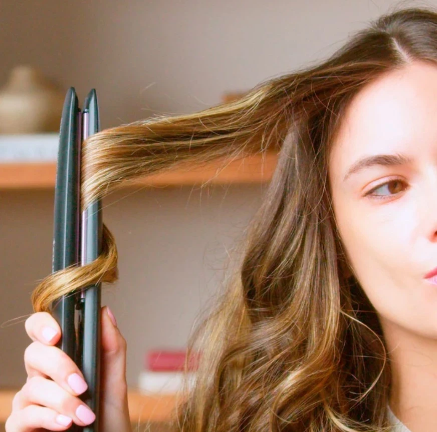 Hekur për drejtimin e flokëve Taurus Slimlook Ionic Pro, i zi