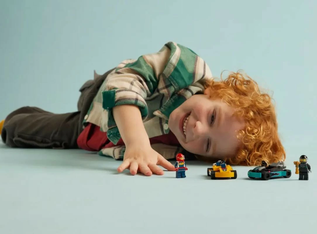 Set LEGO City Go-Kart and Race Drivers 60400, 99 pjesë, plastikë, për fëmijë, portokalli dhe tirkiz