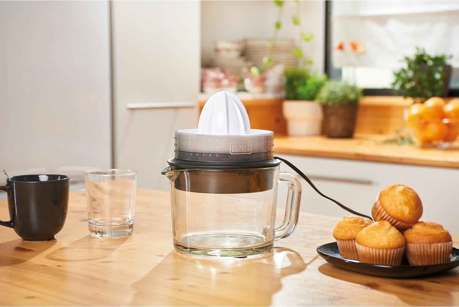 Shtrydhëse agrumesh Black&Decker BXCJ30E 30W 1L e zezë