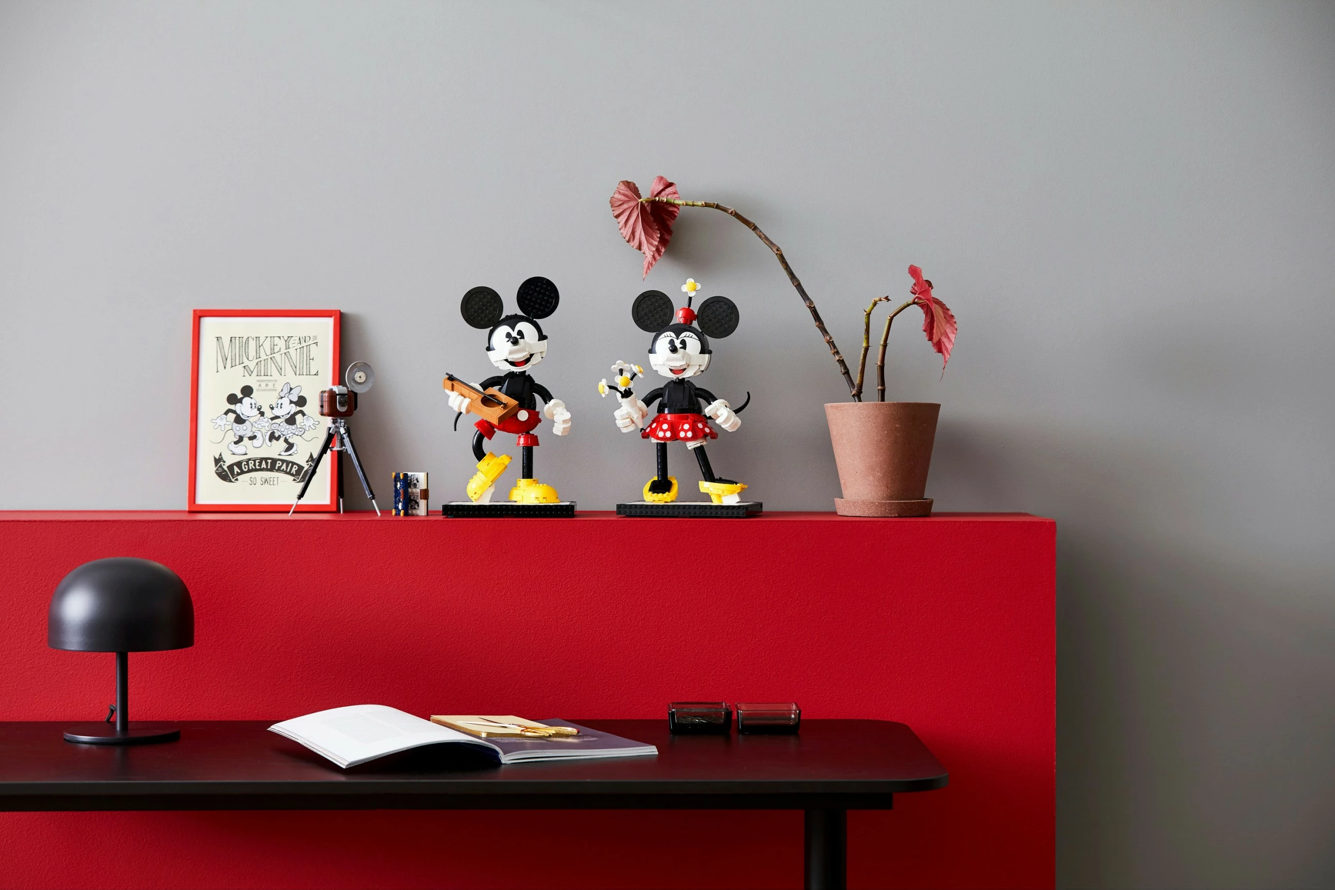 Set ndërtimi LEGO Classic Mickey Mouse & Minnie Mouse, 1739 pjesë, plastikë