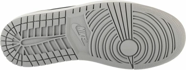 Atlete për meshkuj Nike Jordan, të bardha