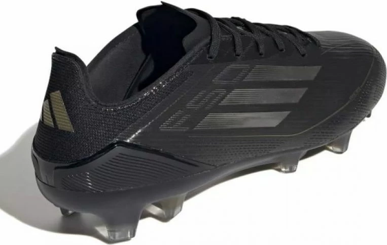 Atlete futbolli adidas për meshkuj dhe fëmijë, të zeza