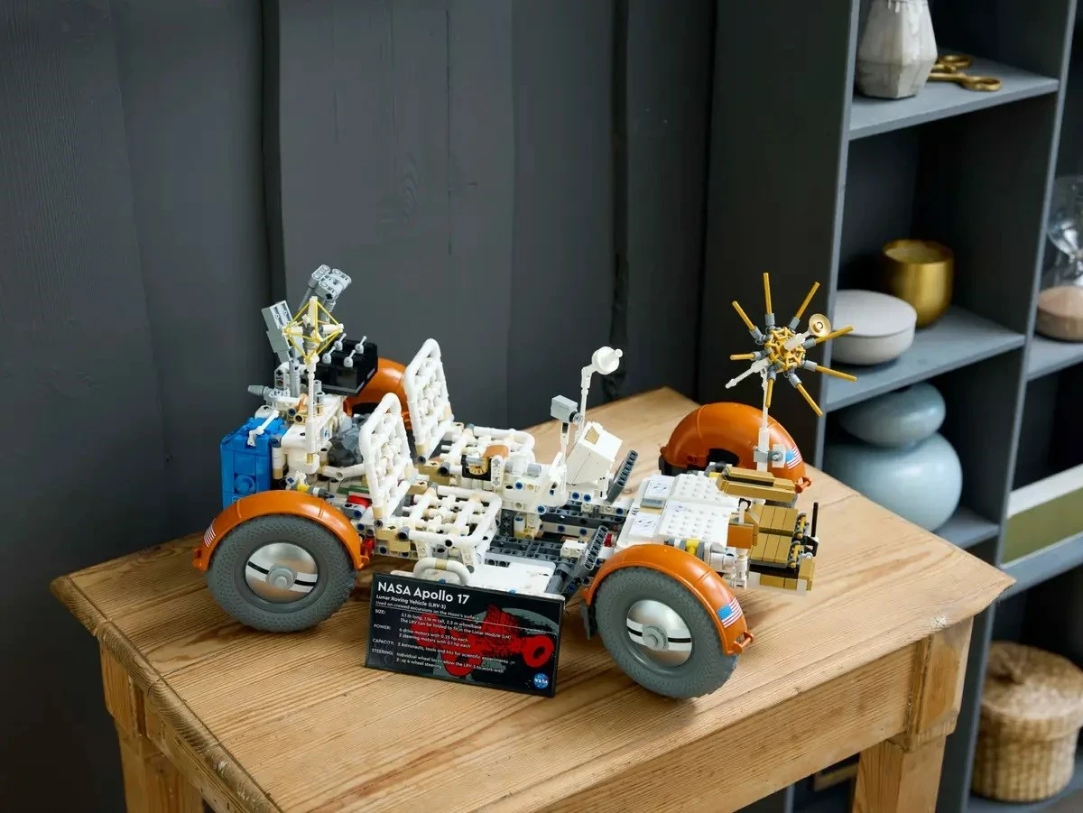 Set LEGO Technic 42182 NASA Apollo Lunar Roving Vehicle