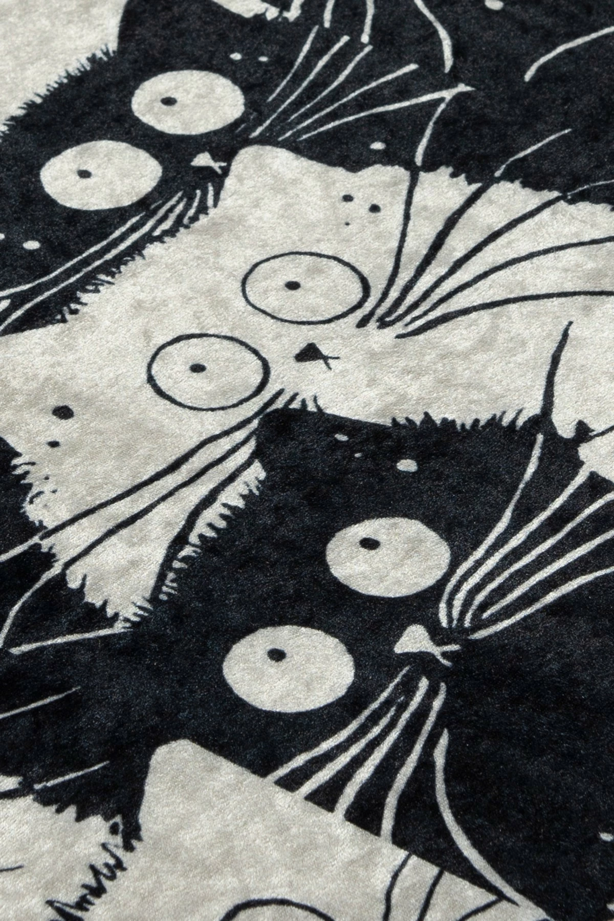 Tapet për banjo, Mijölnir, dizajn me macë të bardha, 40x60cm