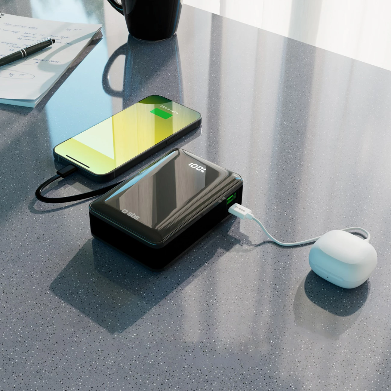 Powerbank SBS 20000 mAh 20W me kabllo USB-C të integruar dhe ekran digjital, e zezë