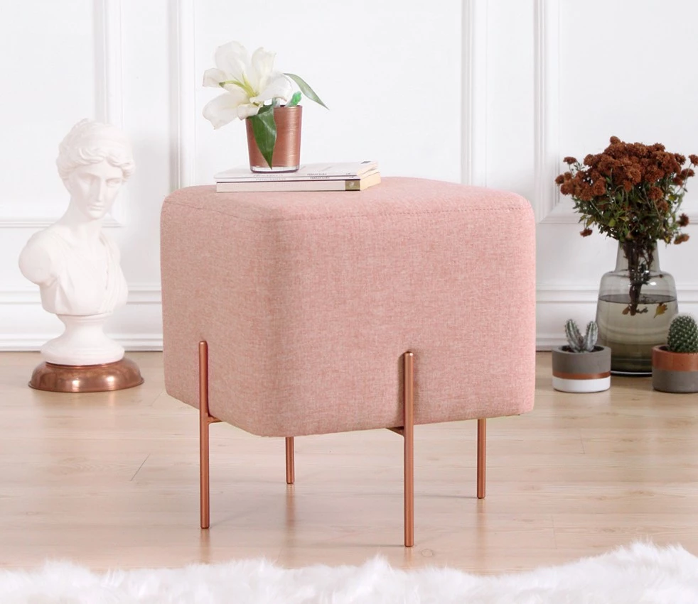 Puf bohem, ngjyrë rozë, këmbë bakri, 40x42x40cm