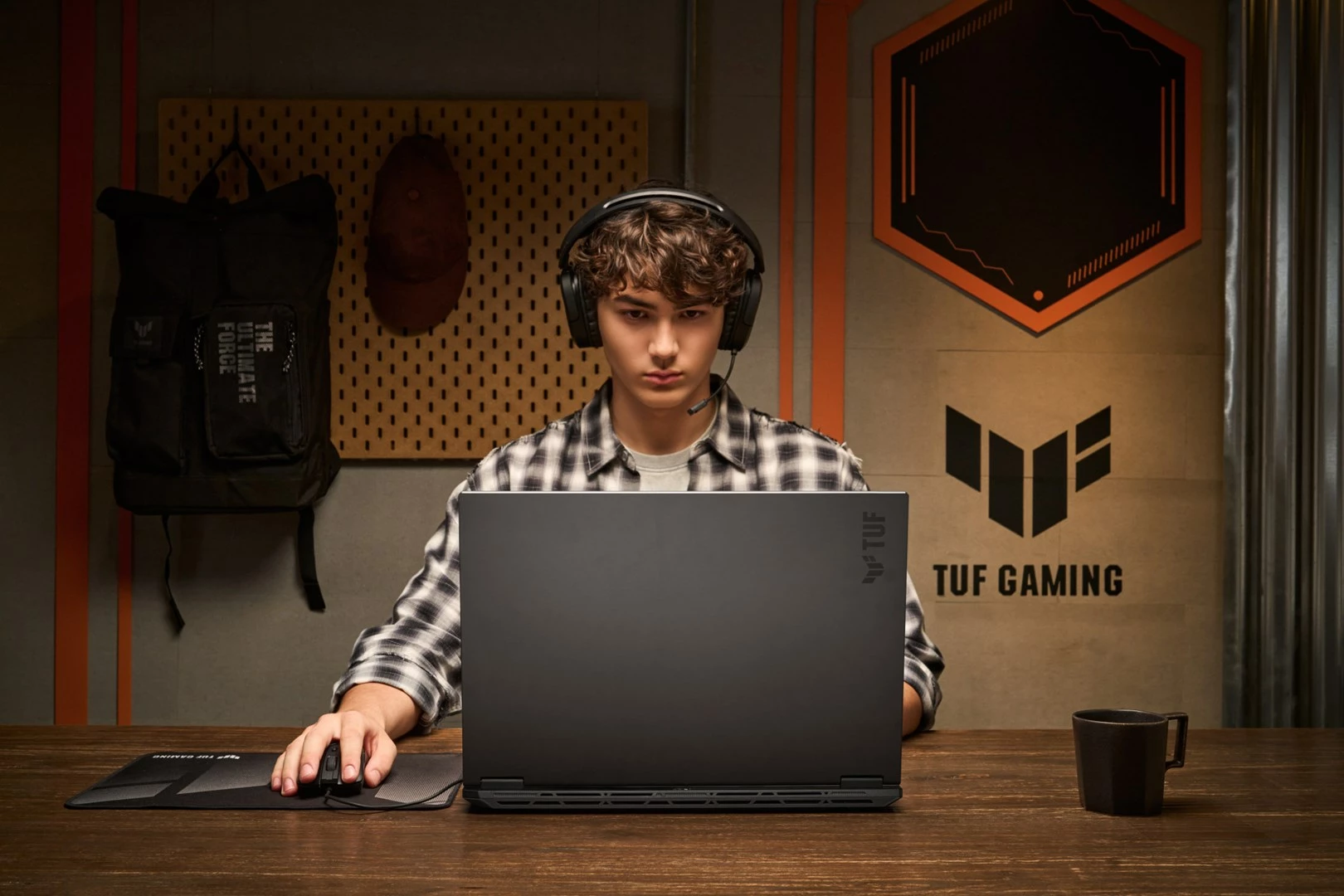 Laptop gaming ASUS TUF Gaming A18 FA808UM-S9058, 18", AMD Ryzen 7, 16 GB RAM, 512 GB SSD, NVIDIA RTX 5060, Gri
